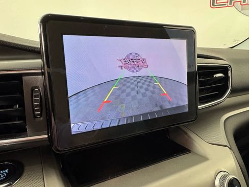 Used 2022 Ford Explorer XLT w/ Equipment Group 202A image 18