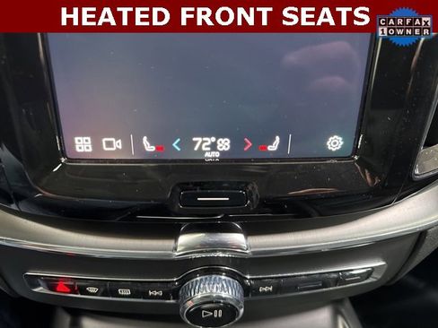 Used 2025 Volvo XC60 B5 Core image 4