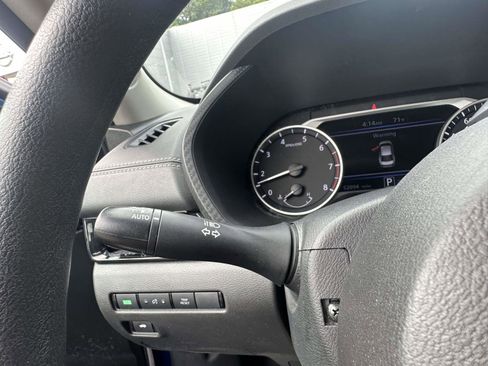 Used 2025 Nissan Sentra SV image 27