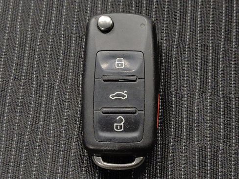 Used 2017 Volkswagen Tiguan Limited w/ Premium Package AWD/4WD image 32