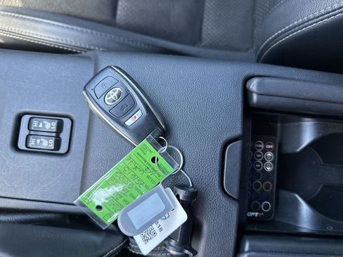 Used 2025 Toyota GR86 Premium image 22