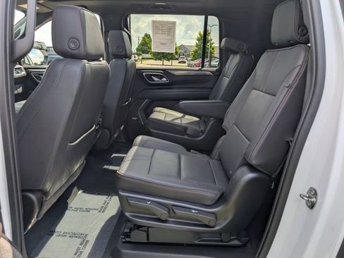 Used 2022 Chevrolet Suburban RST w/ Sport Performance Package AWD/4WD image 26