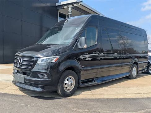 Used 2024 Mercedes-Benz Sprinter 3500 image 5