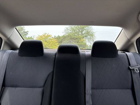 Used 2025 Nissan Versa SV FWD image 36