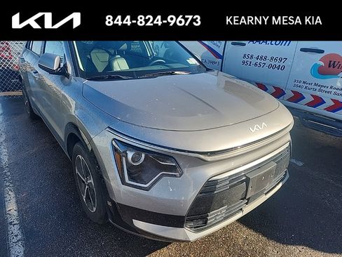 Certified 2023 Kia Niro SX image 1