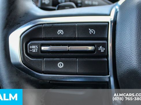 Used 2025 GMC Yukon Denali AWD/4WD image 28