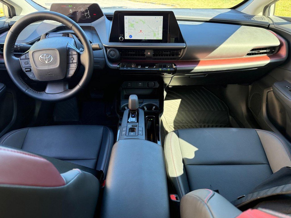 Used 2026 Toyota Prius Plug-In Hybrid FWD image 10