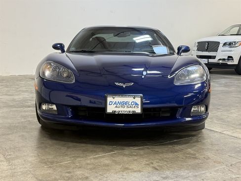 Used 2006 Chevrolet Corvette Coupe w/ Preferred Equipment Group RWD image 10