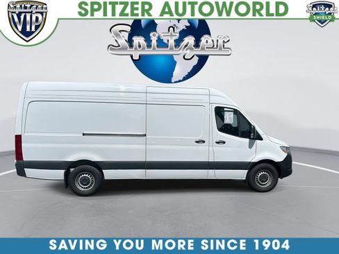 Used 2025 Mercedes-Benz Sprinter 2500 image 10