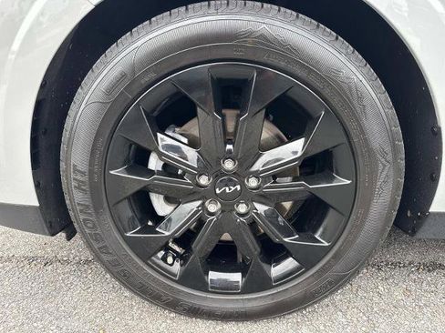 Used 2022 Kia Carnival SX FWD image 9
