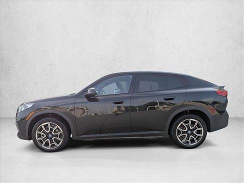 Used 2026 BMW X2 xDrive28i AWD/4WD image 9