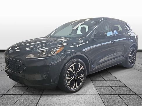Used 2022 Ford Escape SE w/ SE Sport Appearance Package image 1