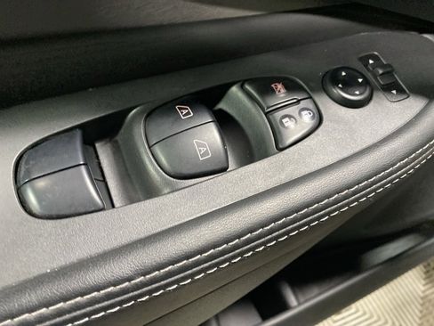 Used 2019 Nissan Murano SV image 17