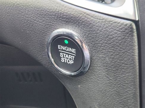 Used 2022 Ford Edge ST image 18