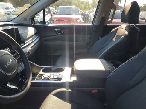New 2026 Kia Carnival EX image 8