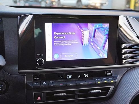 Used 2025 Toyota Camry SE image 25