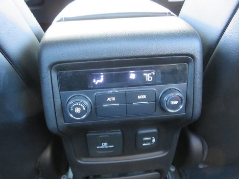 Used 2019 GMC Acadia SLT image 20