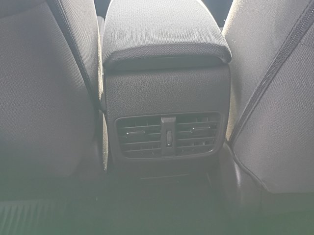 Used 2025 Toyota Corolla Cross LE FWD image 17