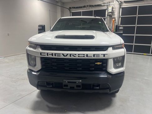 Used 2022 Chevrolet Silverado 2500 Custom w/ Custom Value Package image 2