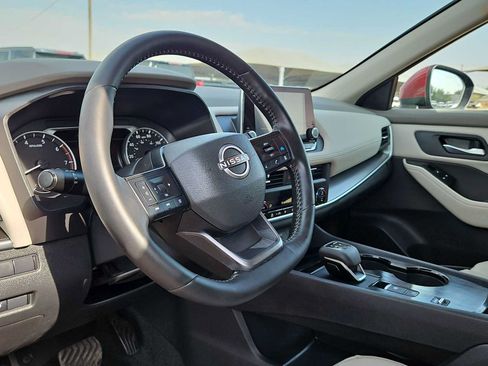 Used 2026 Nissan Rogue SV w/ SV Premium Package FWD image 9