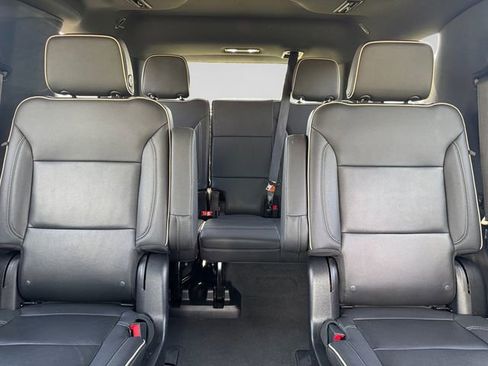 Used 2022 GMC Yukon SLT w/ SLT Premium Package AWD/4WD image 23