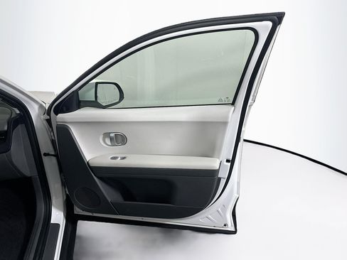 Used 2024 Hyundai Ioniq 5 SEL RWD image 33