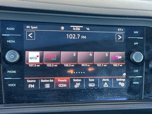Used 2022 Volkswagen Jetta SEL FWD image 17