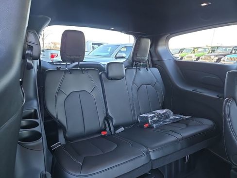 New 2026 Chrysler Pacifica Select w/ S Appearance Package image 86