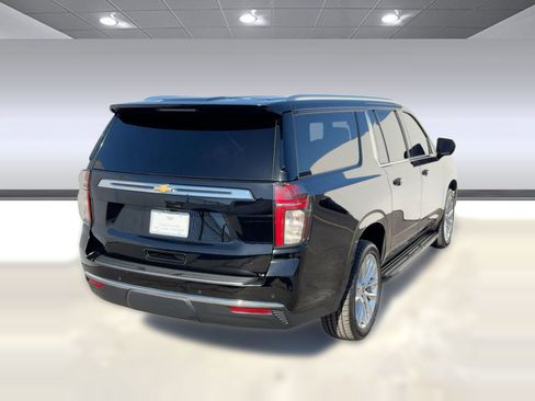 Used 2021 Chevrolet Suburban LT image 7