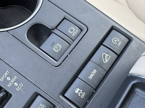 Certified 2022 Toyota Highlander XLE image 20