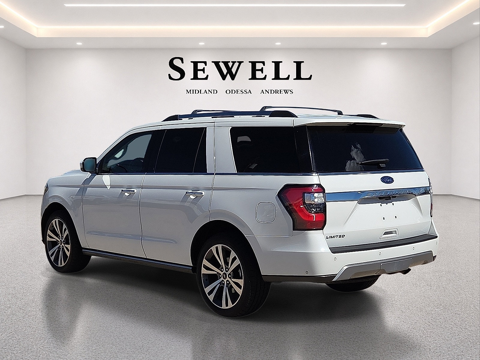 Used 2020 Ford Expedition Limited w/ Equipment Group 302A RWD image 3