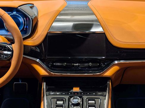 New 2026 Aston Martin DBX 707 image 30