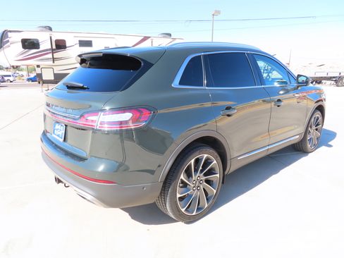 Used 2022 Lincoln Nautilus Reserve w/ Equipment Group 202A image 8