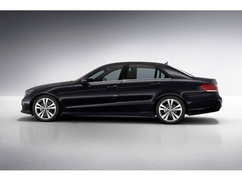 Used 2014 Mercedes-Benz E 350 Sedan image 32