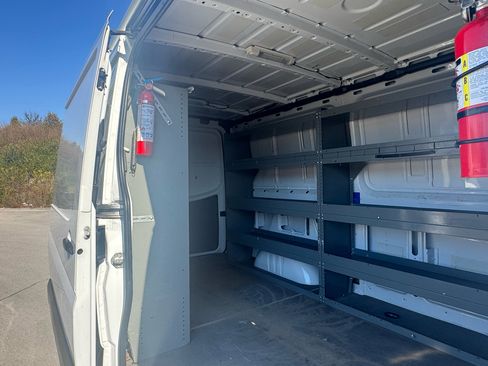 Used 2014 Mercedes-Benz Sprinter 2500 image 35