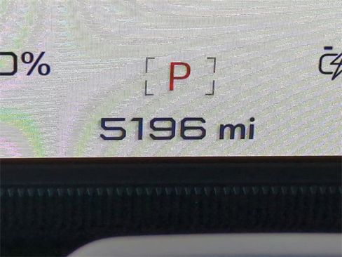 Used 2025 GMC Hummer EV 2X w/ LPO, Illumination Package image 27