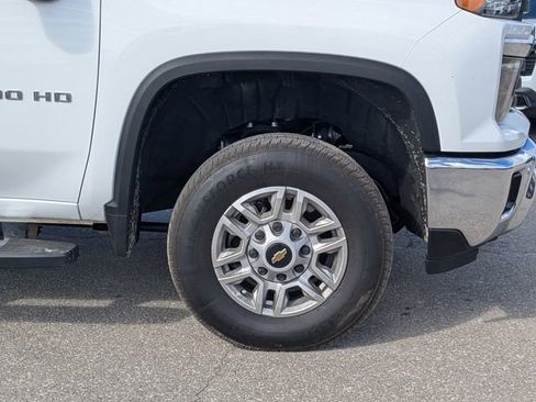 Used 2025 Chevrolet Silverado 2500 LT w/ Safety Package image 11