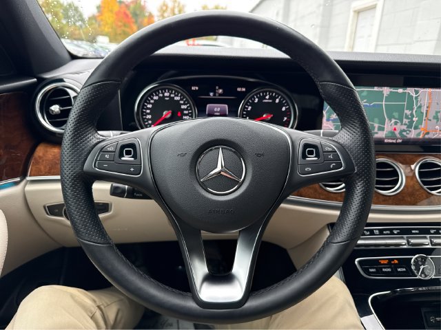 Used 2018 Mercedes-Benz E 300 4MATIC image 17