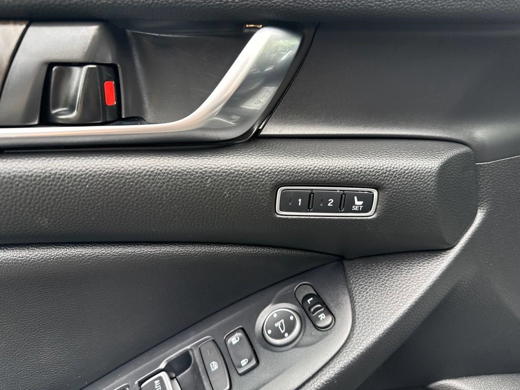 Used 2019 Honda Accord Touring image 25