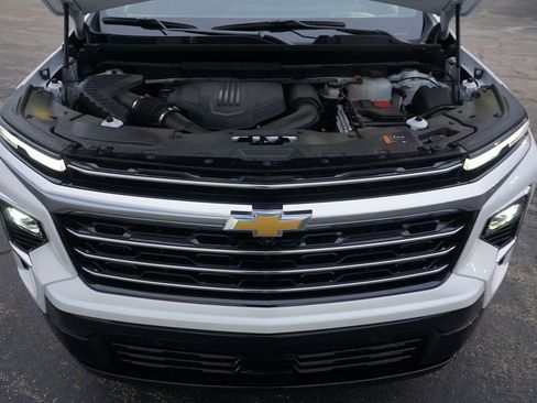 Certified 2025 Chevrolet Traverse High Country image 36