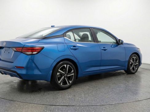 Used 2025 Nissan Sentra SV image 9