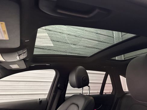 Used 2021 Mercedes-Benz GLC 300 GLC 300 image 22