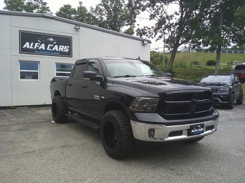 Used 2018 RAM 1500 Big Horn AWD/4WD image 3