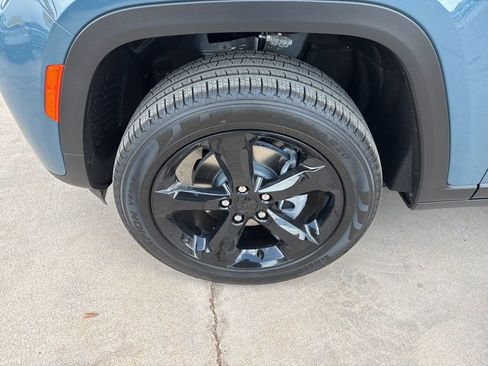 New 2026 Jeep Grand Cherokee Limited AWD/4WD image 9