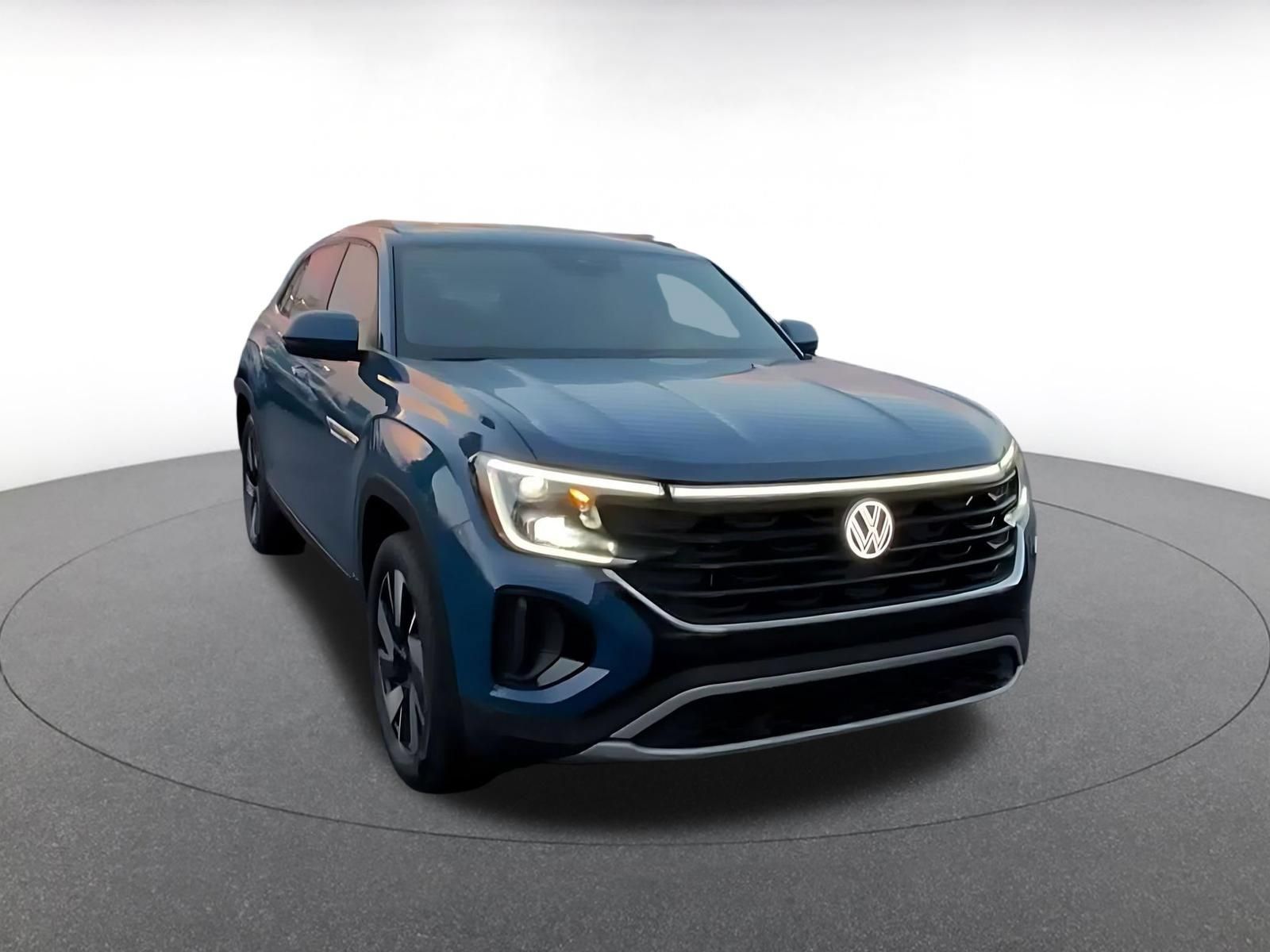 Used 2026 Volkswagen Atlas Cross Sport SE AWD/4WD image 3