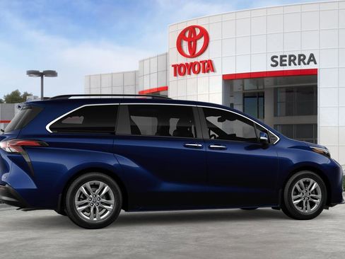 New 2026 Toyota Sienna XLE image 22