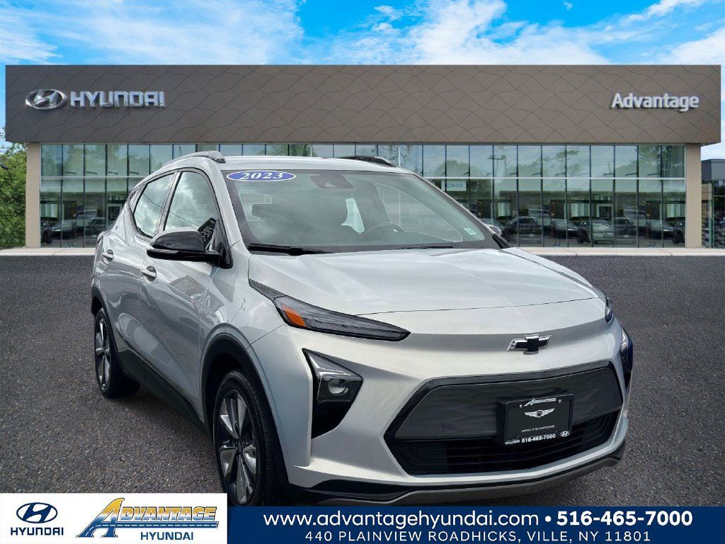 Used 2023 Chevrolet Bolt EUV LT w/ Convenience Package FWD 360° Tour