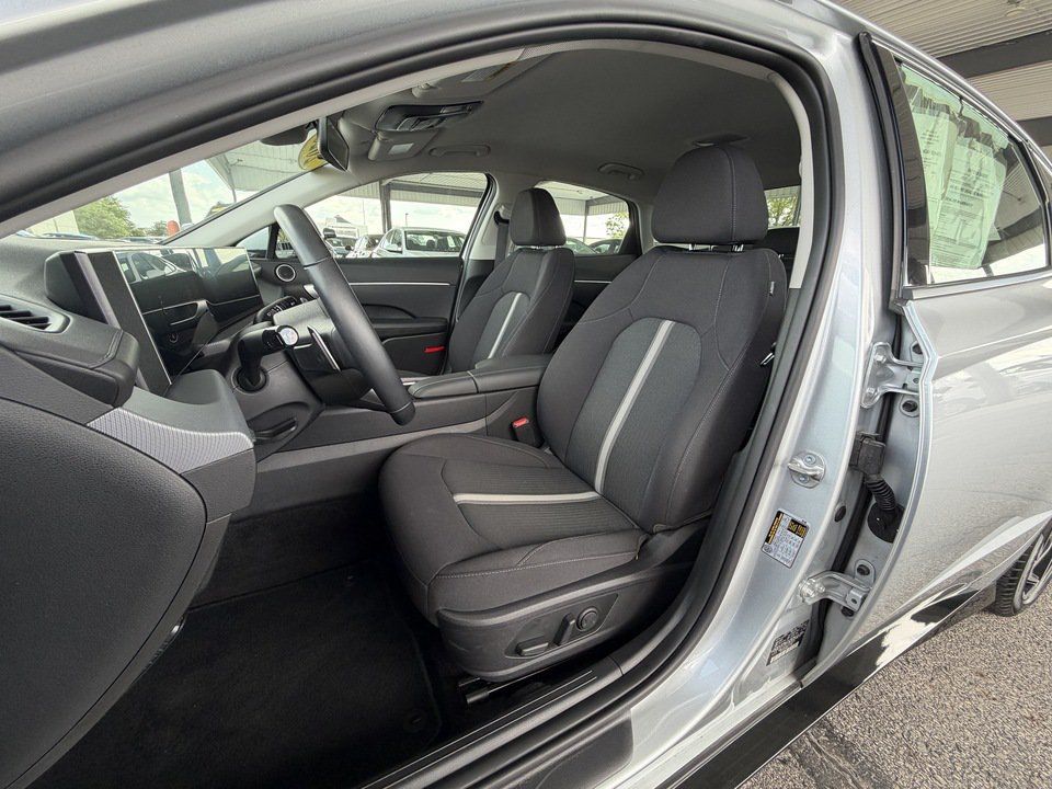 Used 2026 Hyundai Sonata SEL FWD image 10