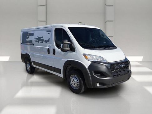 Used 2025 RAM ProMaster 2500 w/ Convenience Group FWD image 7