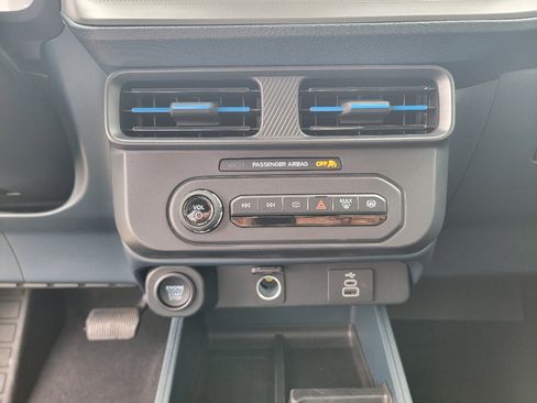 Used 2025 Ford Maverick Lobo AWD/4WD image 23